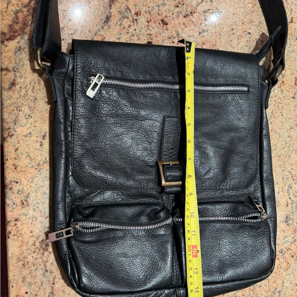 Black bag /murse. 100% leather. Made in Ecuador. - Picture 7 of 11